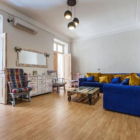 Sweet Home At Rustaveli Avenue Tbilisi Bilik gambar