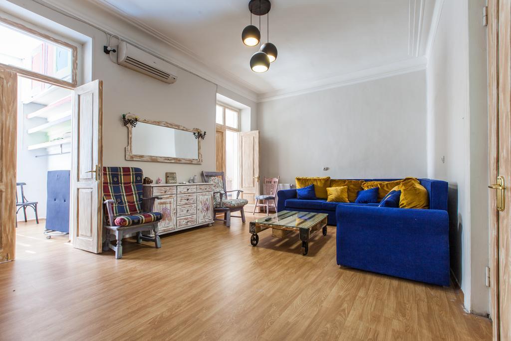 Sweet Home At Rustaveli Avenue Tbilisi Bilik gambar