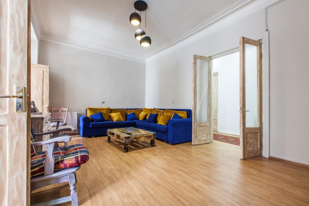 Sweet Home At Rustaveli Avenue Tbilisi Bilik gambar